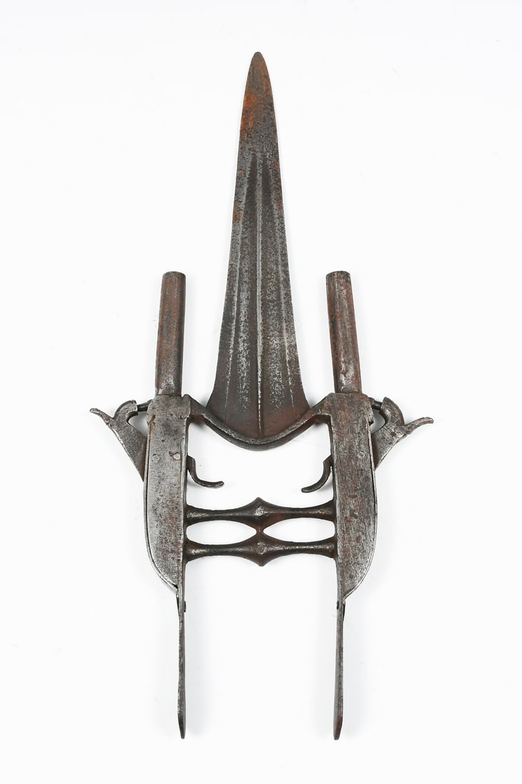 INDIAN KATAR KNIFE W/ 2 MOUNTED PERCUSSION PISTOLS (1 of 7)