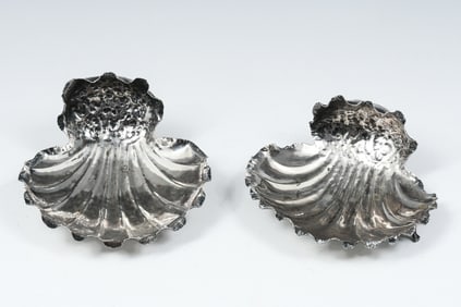 TWO 19TH-C. CONTINENTAL .800 SILVER SHELL DISHES