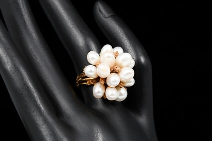 18K GOLD PEARL CLUSTER RING