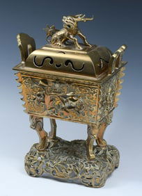 LARGE CHINESE BRONZE QILIN LIDDED CENSER
