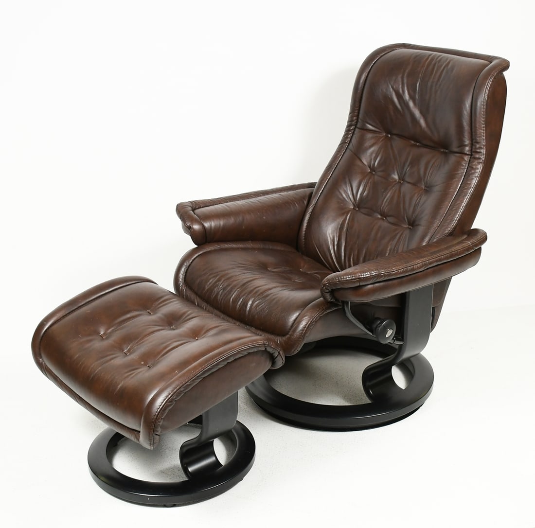 2 PC. EKORNES BROWN LEATHER CHAIR & OTTOMAN: 2 PC. EKORNES BROWN LEATHER CHAIR & OTTOMAN: 2 Pc. Ekornes Stressless Reclining Lounge Chair & Ottoman, upholstered in a Mocha Brown Tufted Leather. Original paperwork & Allen key reside at the interi