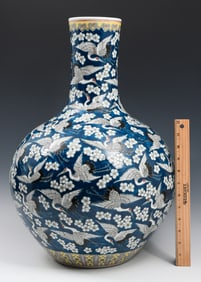 CHINESE FAMILLE ROSE PORCELAIN THOUSAND CRANE VASE