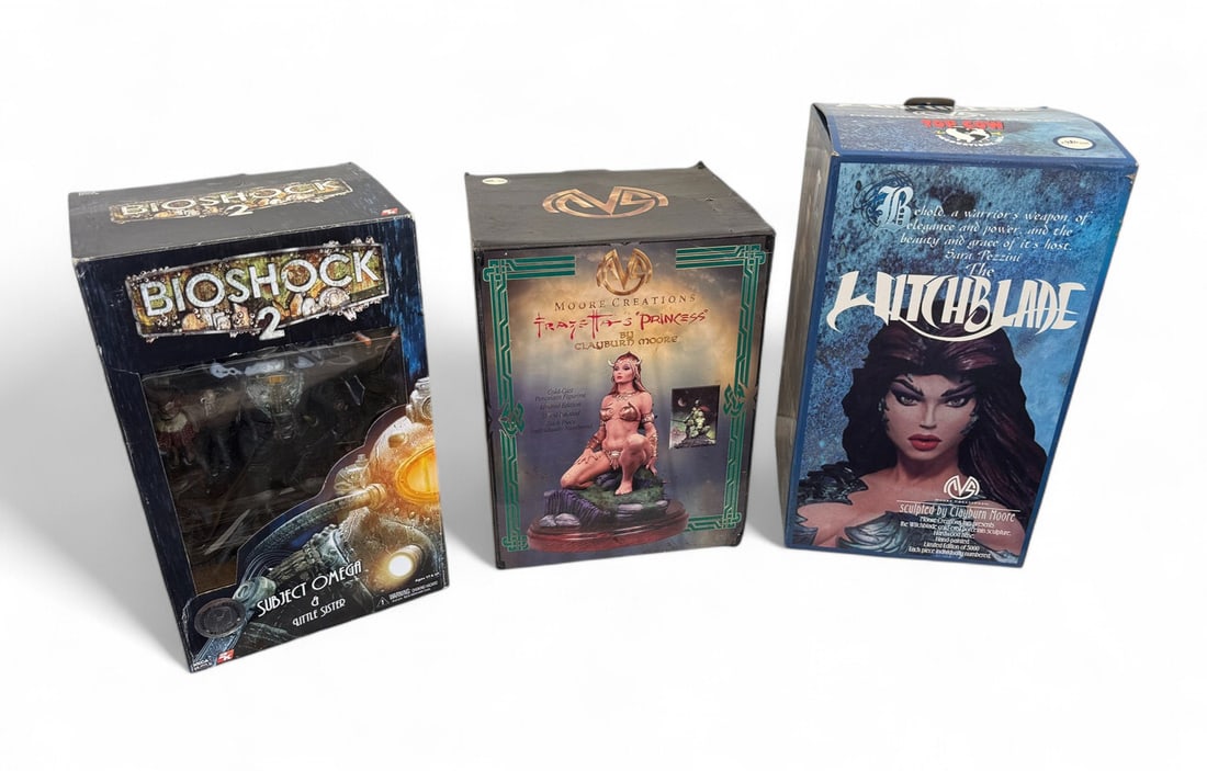 3PC. FIGURES - FRAZETTA, WITCHBLADE, BIOSHOCK: 3PC. FIGURES - FRAZETTA, WITCHBLADE, BIOSHOCK: Three assorted collectible figures: 1) "Frazetta's Princess", cold-cast porcelain figurine sculpted by Clayburn Moore based on the kneeling woman in Fran