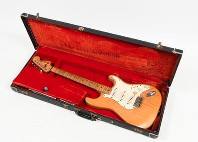 1975 FENDER STRATOCASTER #653095