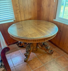 HORNER ERA ROUND OAK TABLE W/ CARVED LION LEGS