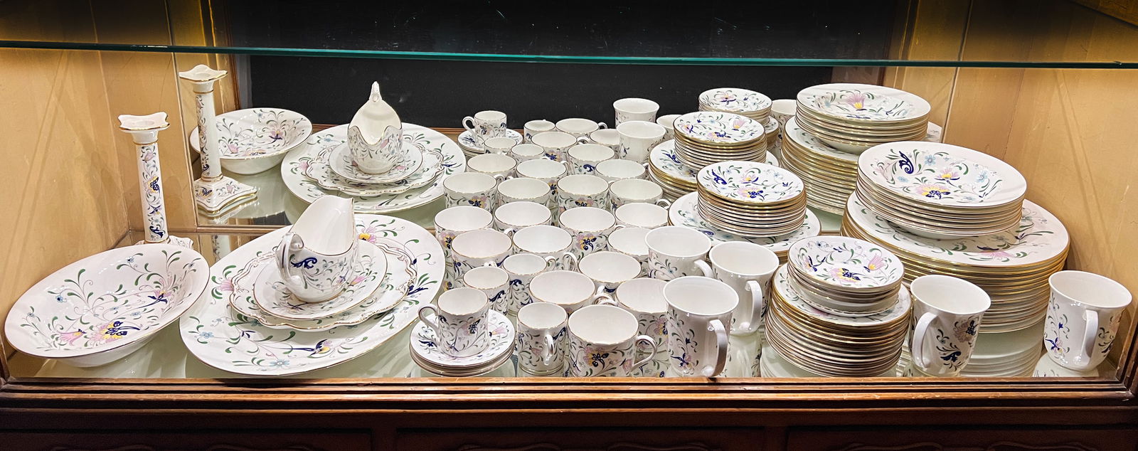 94 PC. COALPORT BONE CHINA "PAGEANT" SERVICE: 94 PC. COALPORT BONE CHINA "PAGEANT" SERVICE: Comprising; 14- Dinner Plates, 14- Bread Plates, 11- Luncheon Plates, 10- Ice Cream/Fruit Bowls, 11- Tea Cups, 1- Tea Cup Saucer, 7- Soup Bowls, 4- Nut Di
