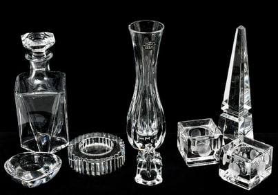 8 PC. CRYSTAL TO INCLUDE STEUBEN, BACCARAT, ETC