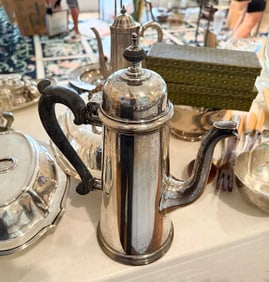 TIFFANY & CO. STERLING SILVER 2 PINT TEAPOT