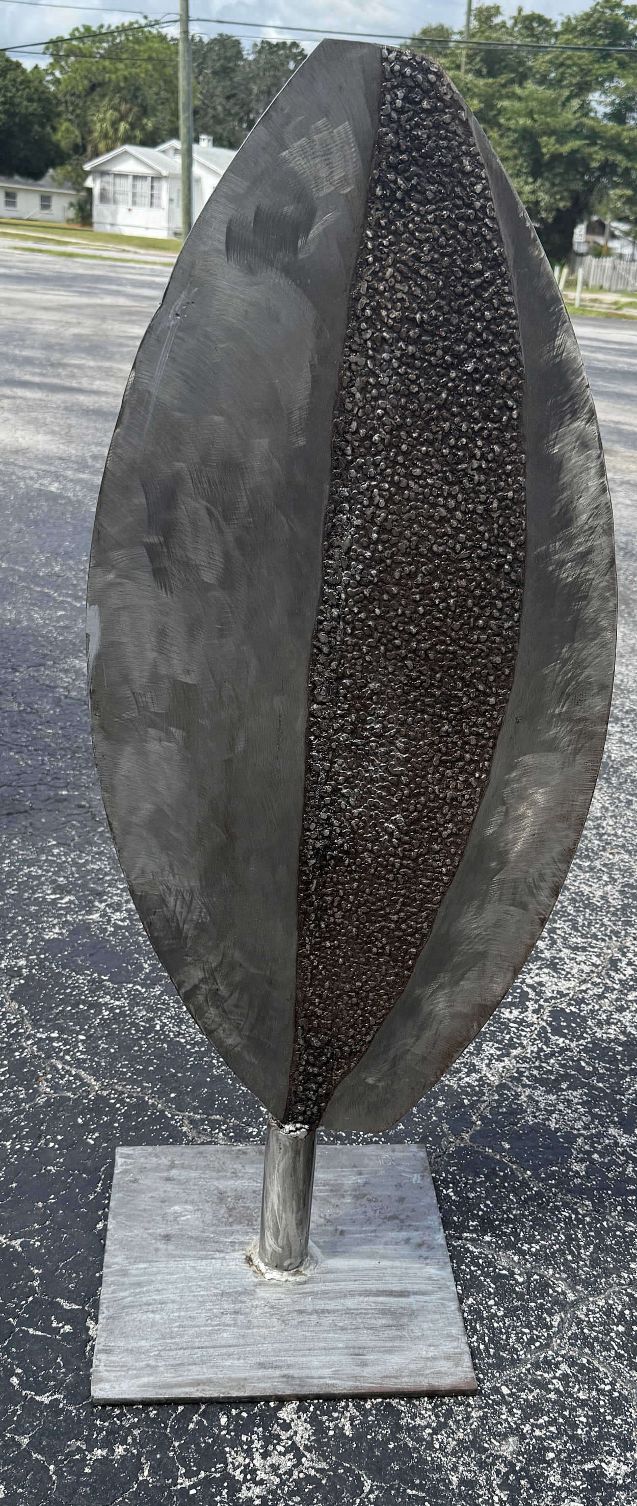ABSTRACT WELDED STEEL SCULPTURE: ABSTRACT WELDED STEEL SCULPTURE: Foliate leaf form, 43" h., signed illegibly on the base and dated '70.