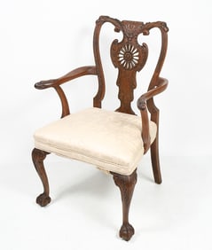 A FINELY CARVED 19TH-CENTURY CHIPPENDALE CHAIR