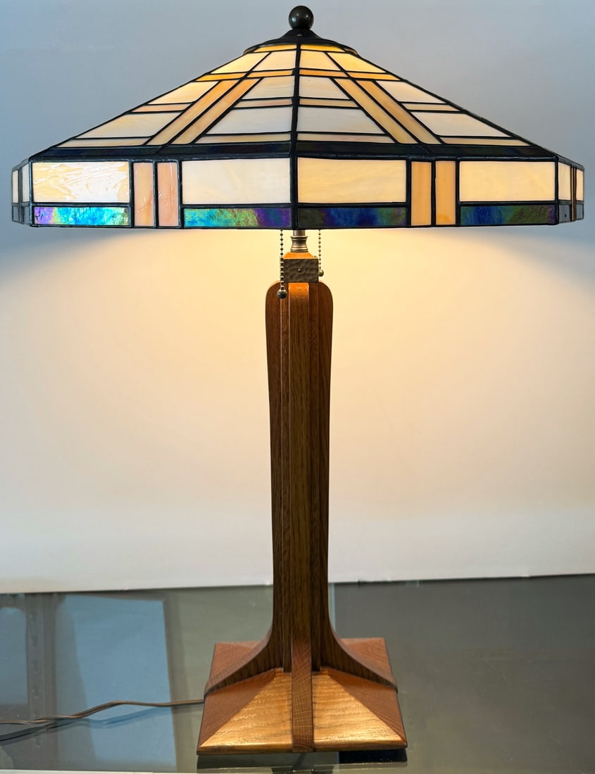 STICKLEY LEADED CROSS BASE TABLE LAMP (1 of 4)