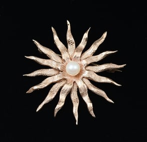 10K GOLD STAR BROOCH W/ PEARL