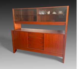 MID-CENTURY MODERN TEAK SIDEBOARD