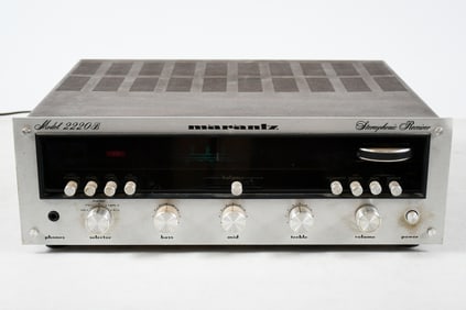 MARANTZ STEREOPHONIC 2220B STEREO RECIEVER