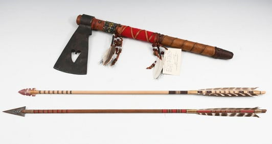 LEWIS & CLARK COMMEMORATIVE TOMAHAWK & 2 ARROWS