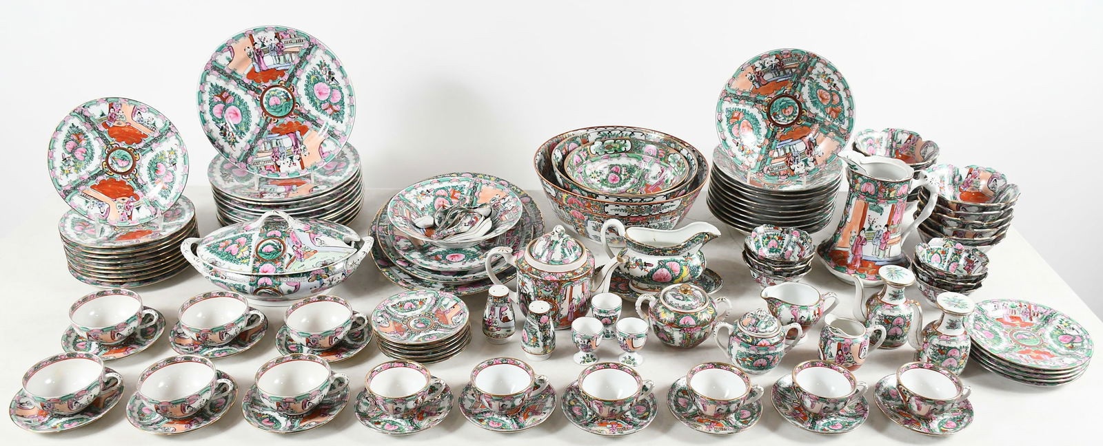 CHINESE ROSE MEDALLION CHINA SERVICE (1 of 14)