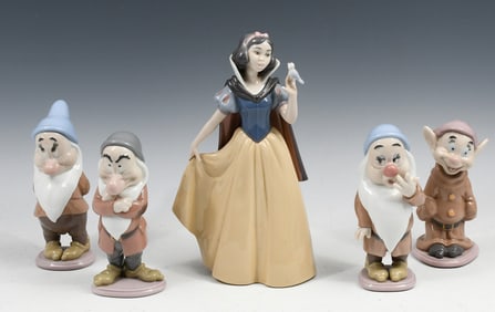 5 PC. LLADRO PORCELAIN SNOW SHITE & DWARFS