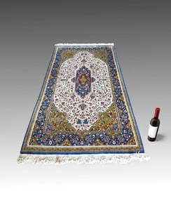 PERSIAN KASHAN DESIGN HAND-KNOTTED WOOL RUG