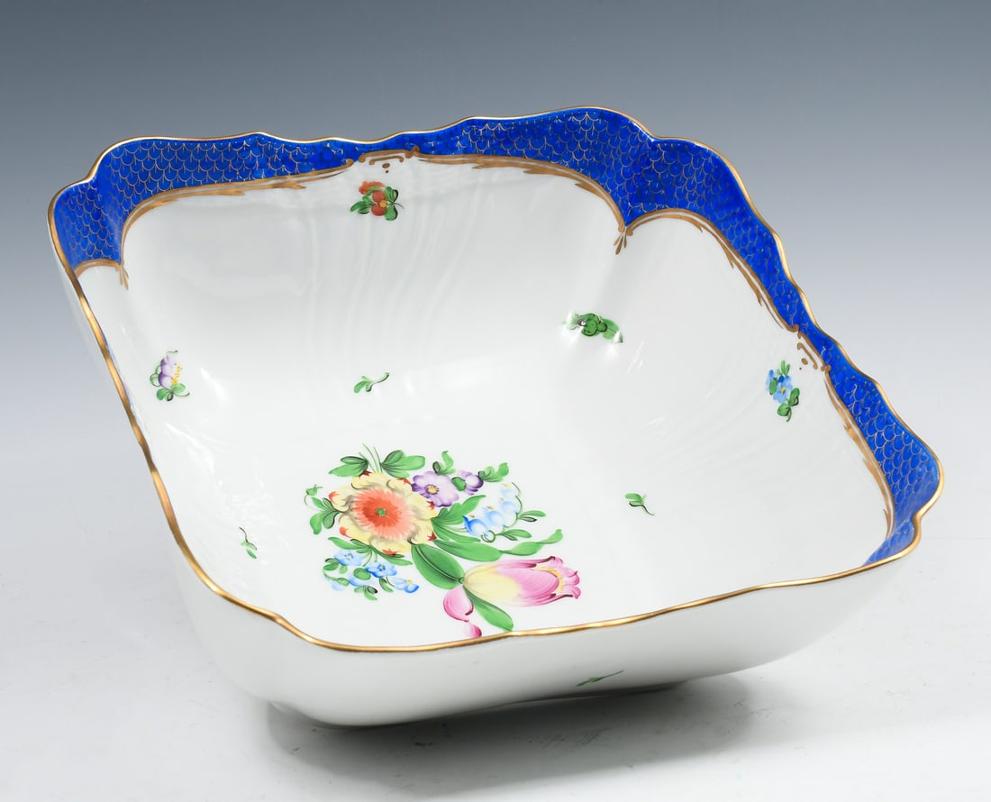 HEREND HUNGARIAN PORCELAIN BLUE SCALE FLORAL BOWL (1 of 5)