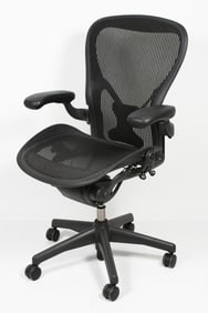 HERMAN MILLER AERON OFFICE CHAIR