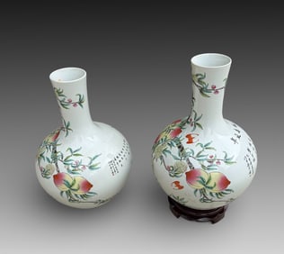 PR. CHINESE FAMILLE ROSE PORCELAIN PEACH VASES