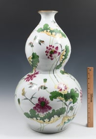 CHINESE DOUBLE GOURD LOTUS MOTIF VASE