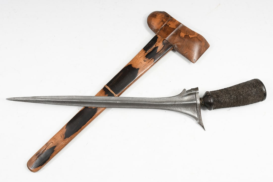 KERIS KNIFE WITH DAMASCUS BLADE & TIMOHA SCABBARD (1 of 6)