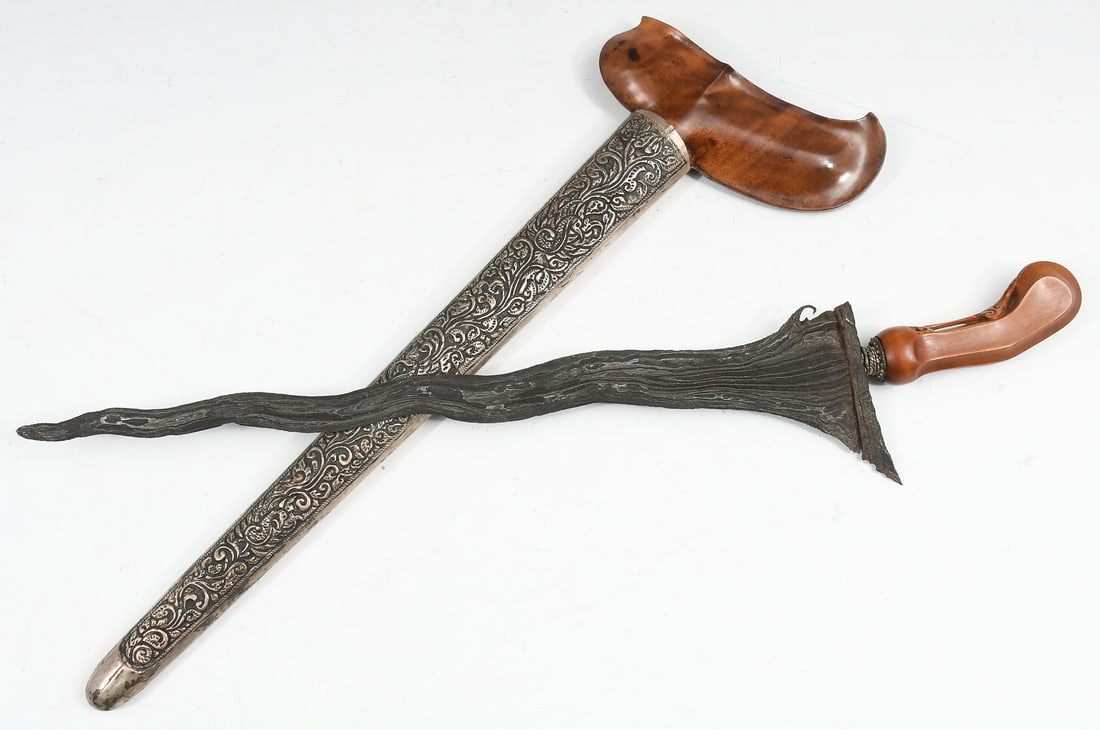 KERIS KNIFE DAMASCUS BLADE TOOLED SILVER & WOOD (1 of 8)