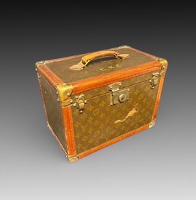 LOUIS VUITTON “BOÎTE DE TOILETTE” VANITY CASE