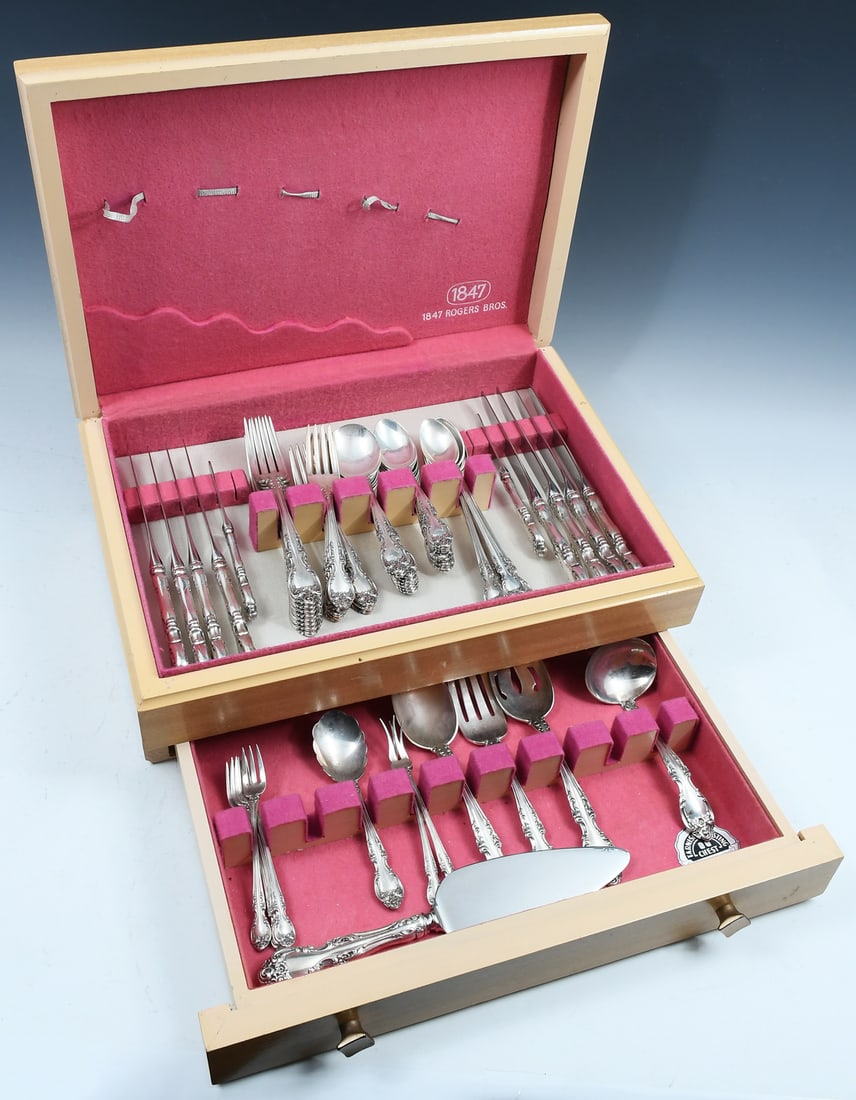 64 PC. GORHAM "MELROSE" STERLING FLATWARE SERVICE (1 of 5)
