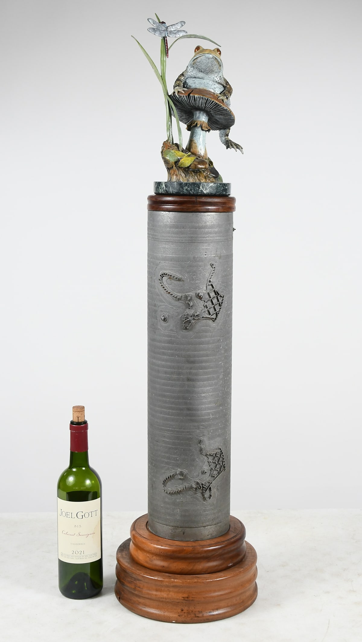 PATINATED BRONZE FROG W/ CUSTOM PEDESTAL: PATINATED BRONZE FROG W/ CUSTOM PEDESTAL: