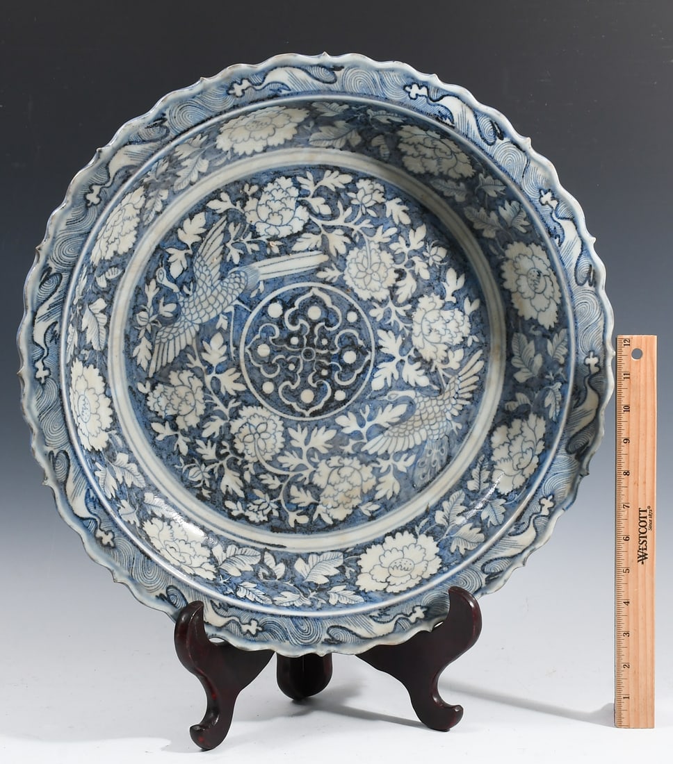 LARGE CHINESE BLUE & WHITE PORCELAIN BOWL (1 of 4)