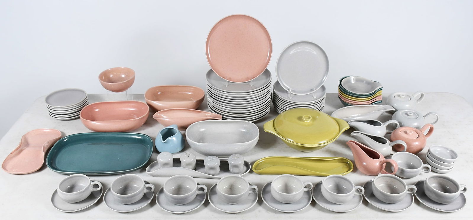 LARGE COLLECTION OF RUSSEL WRIGHT CHINA (1 of 9)