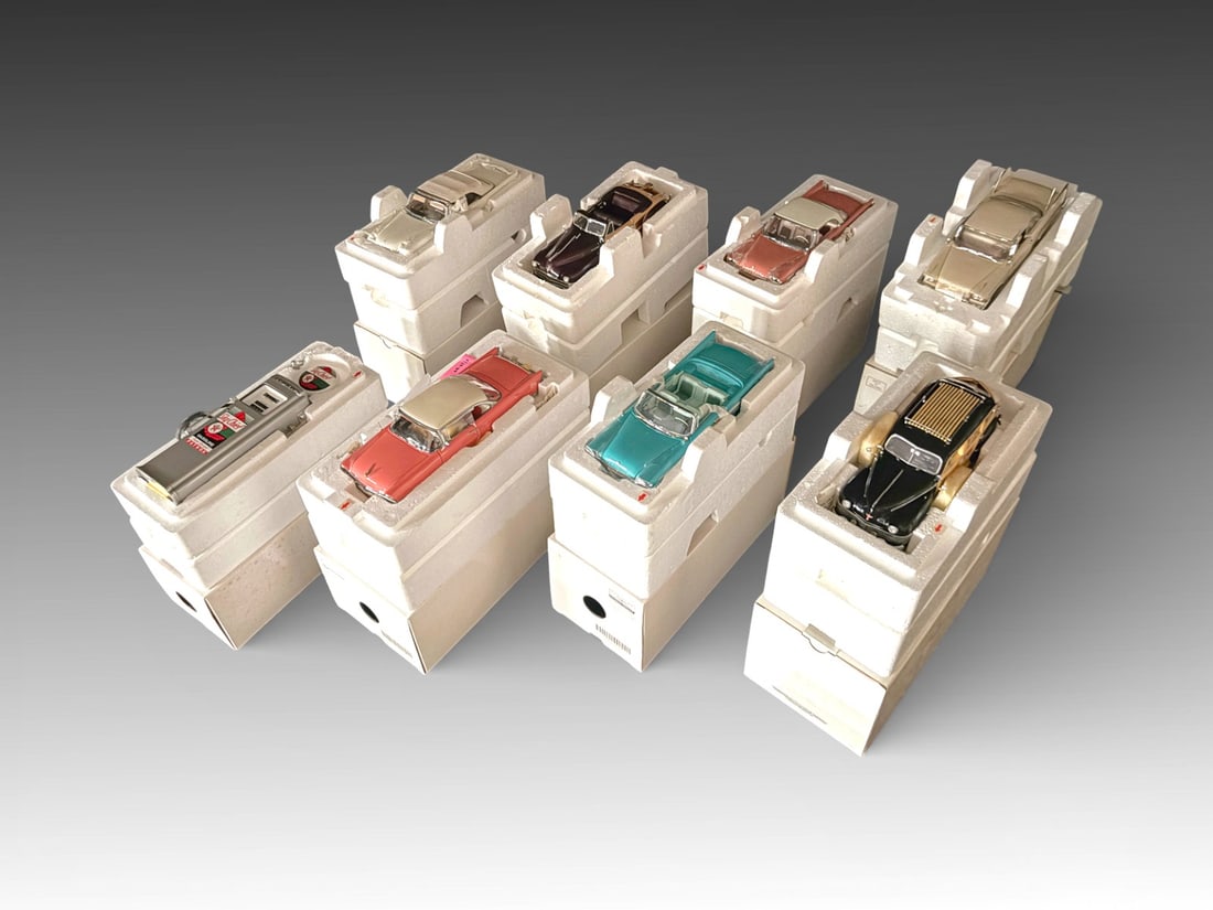 8 PC. DANBURY MINT COLLECTOR MODEL CARS & GAS PUMP (1 of 1)