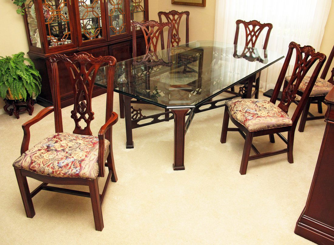 Thomasville Chinese Chippendale Style Dining Table And