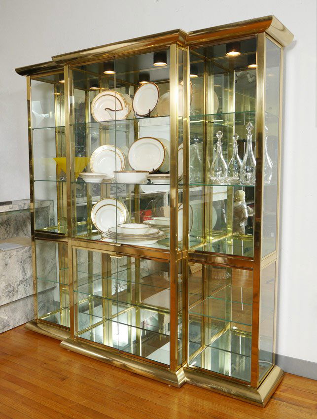 LARGE GLASS DISPLAY