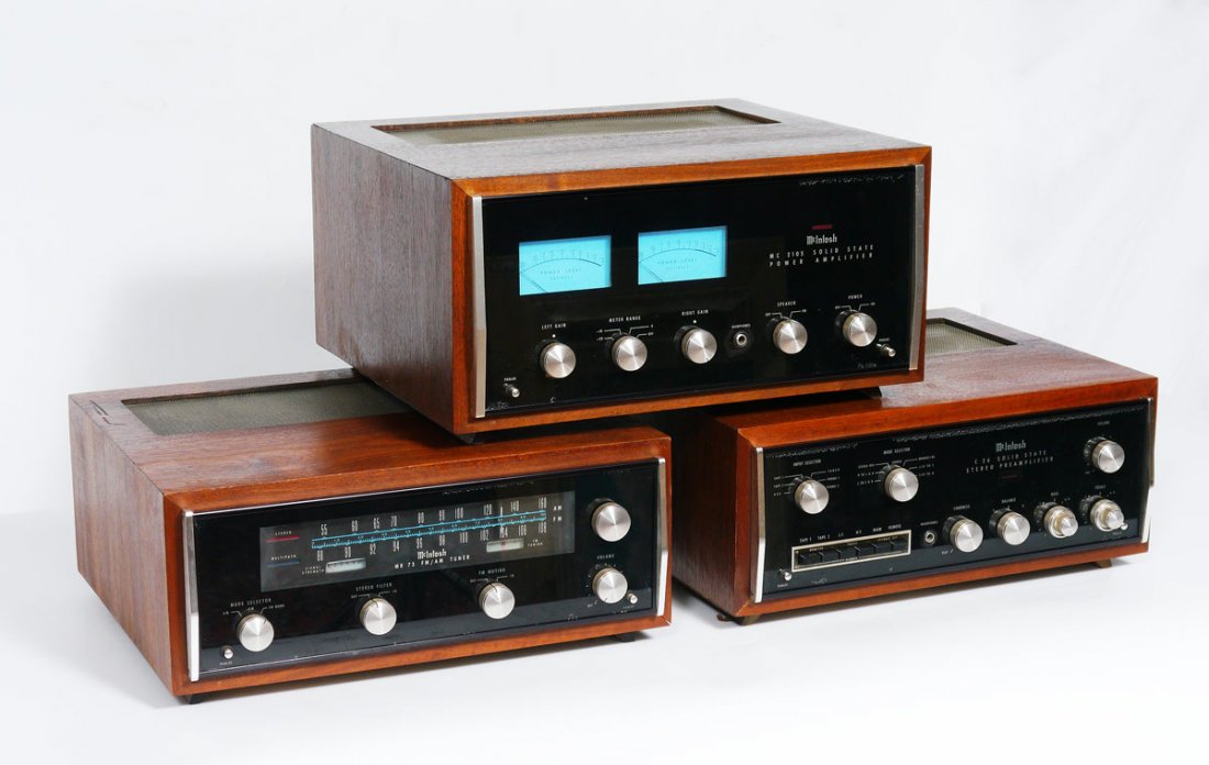 3 PIECE MCINTOSH AMPLIFIER, PRE AMP AND TUNER: 3 PIECE MCINTOSH AMPLIFIER, PRE AMP AND TUNER: 3 pieces to include 1) MC 2105 amplifier, serial number 47A118?, 8 3/4" h. x 17 1/2" x 14 1/2". 2) C 26 preamplifier, serial number 51P82, 7 1/2" h. x 17