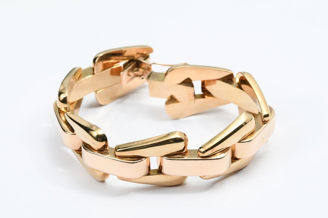 18K STYLIZED BUCKLE LINK BRACELET (1 of 6)