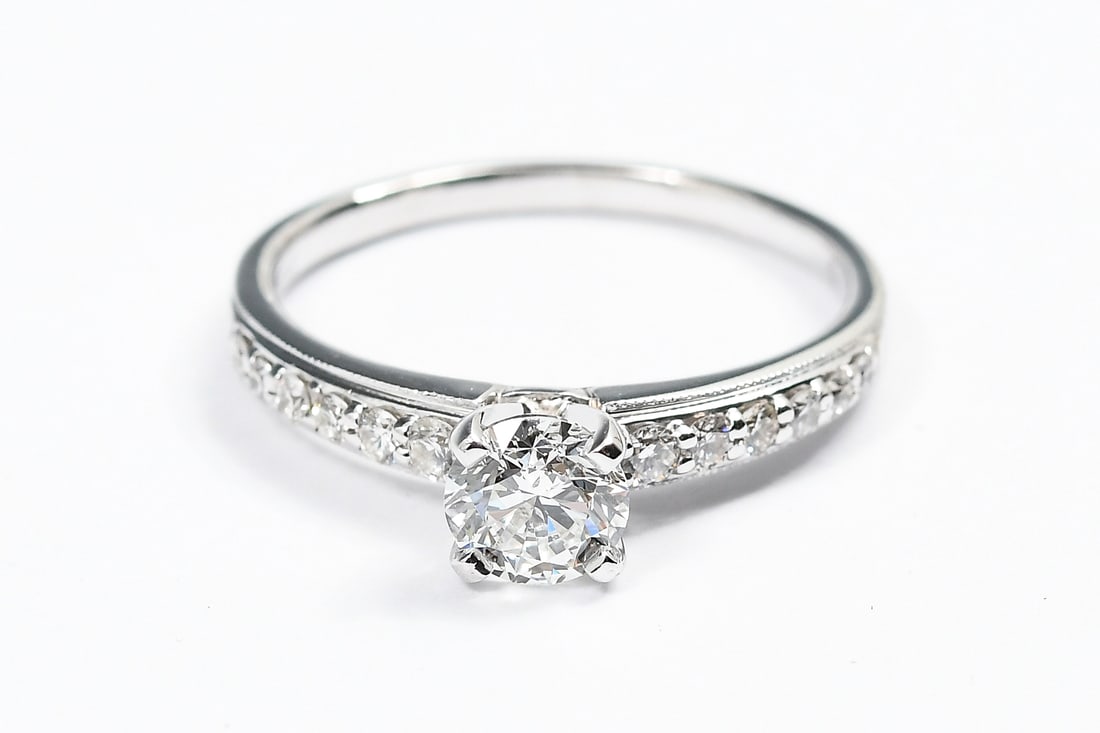 18K GOLD DIAMOND RING (1 of 5)