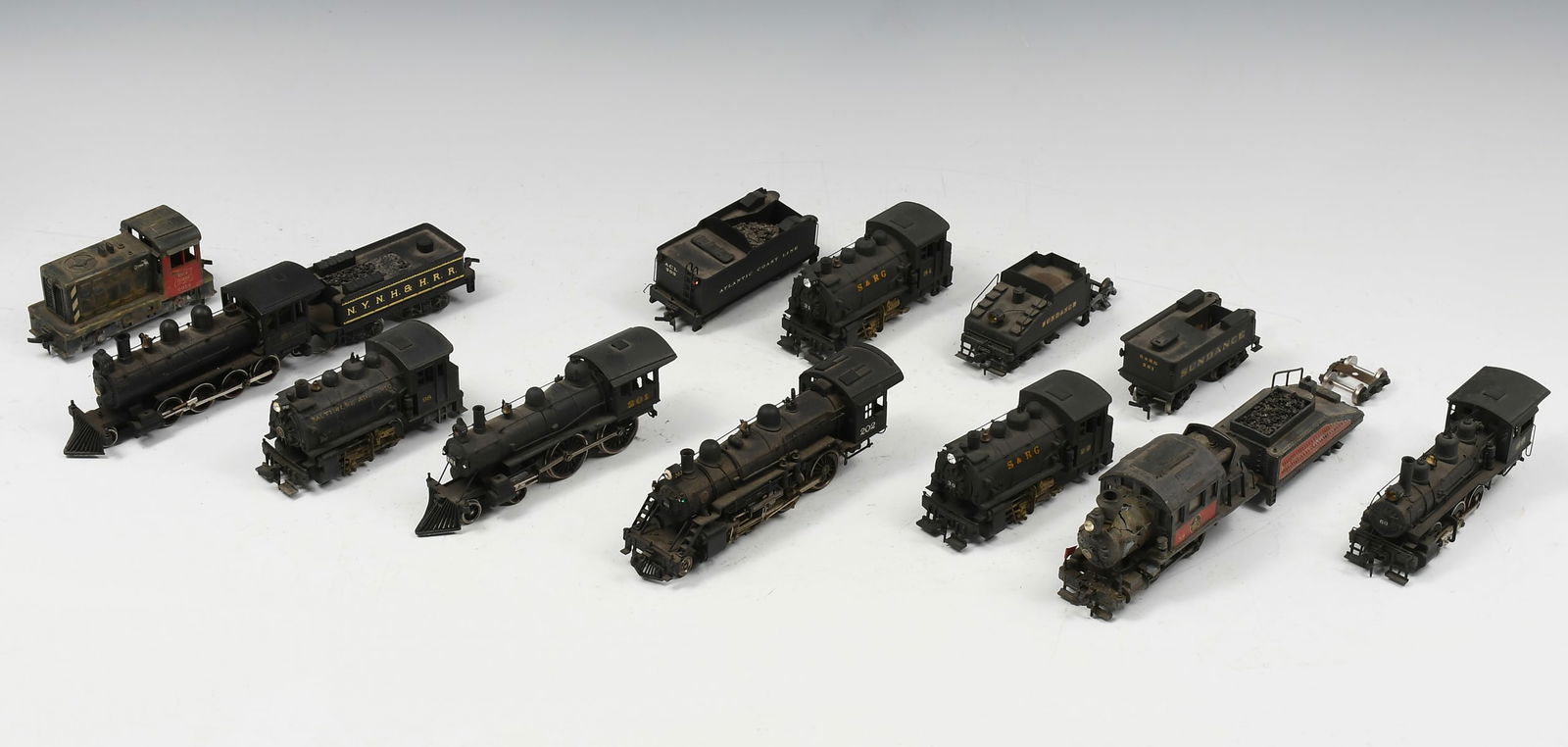 9 PC. Z SCALE JAPANESE DIE CAST LOCOMOTIVE TRAINS (1 of 9)