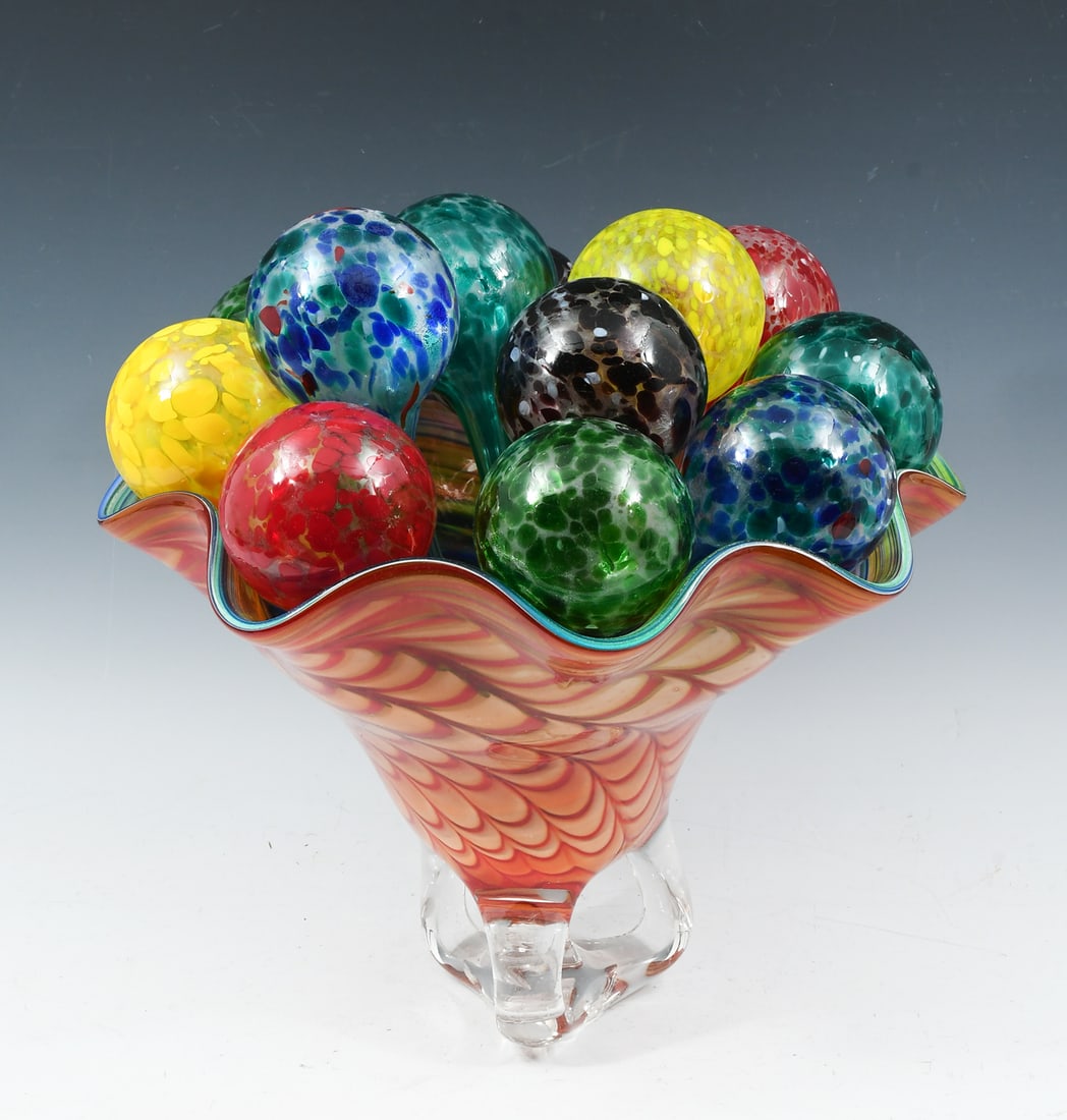 LARGE ART GLASS CENTER BOWL WITH GLASS BULBS: LARGE ART GLASS CENTER BOWL WITH GLASS BULBS: