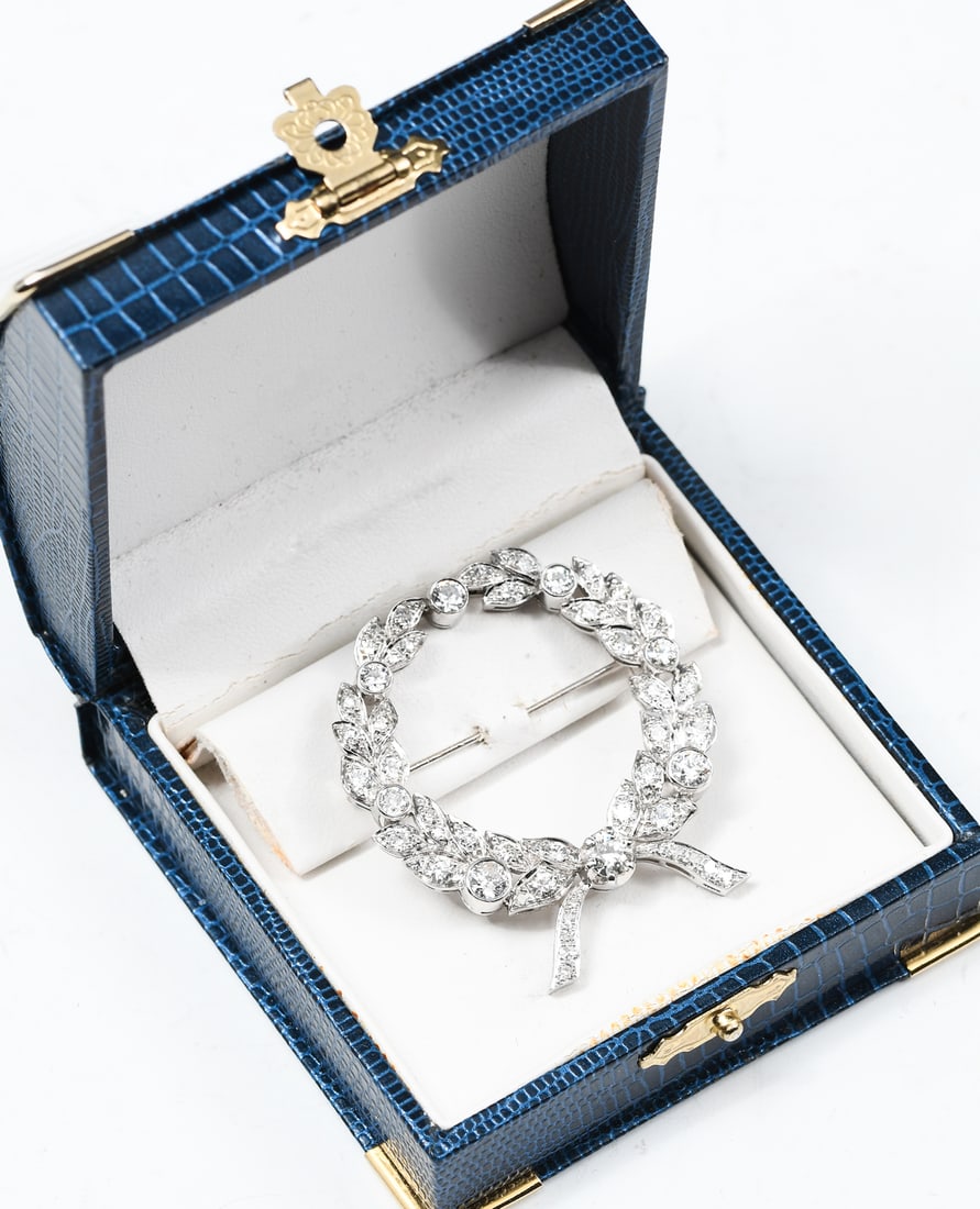 PLATINUM RETRO DECO DIAMOND WREATH BROOCH (1 of 3)
