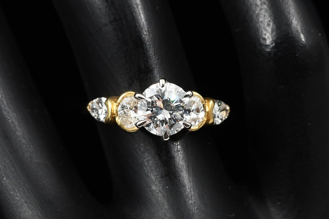 18K GOLD SOLITAIRE RING (1 of 6)