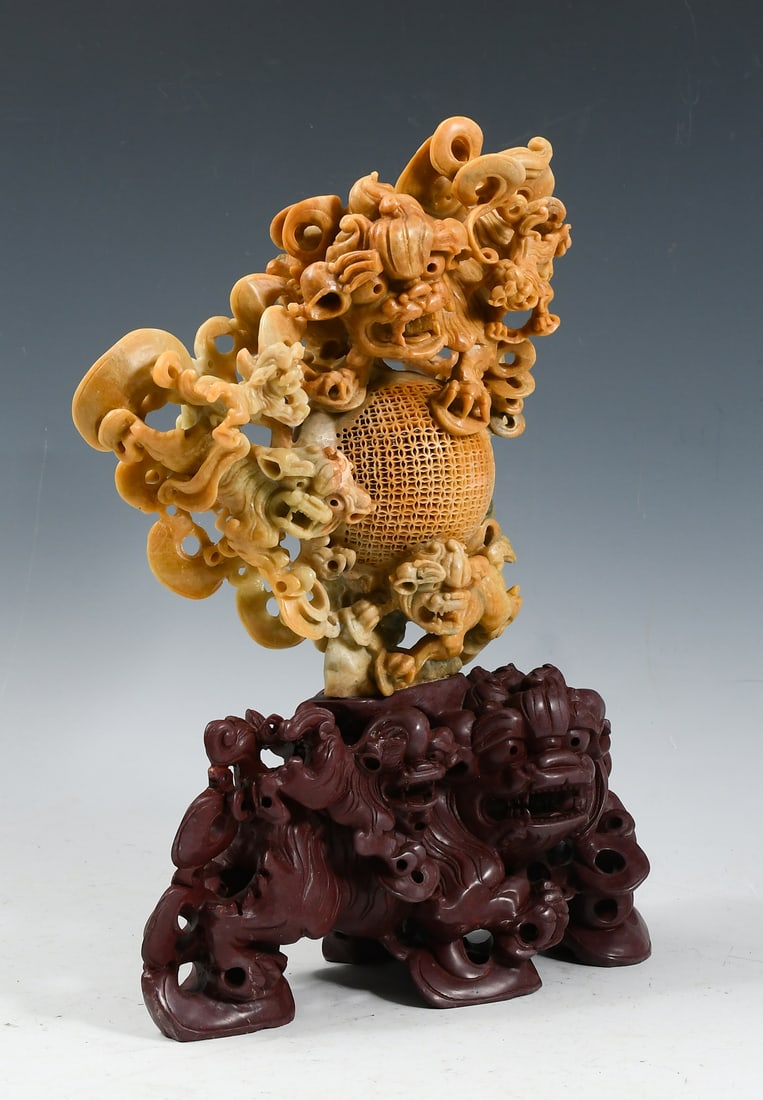 CHINESE CARVED SOAPSTONE FOO DOG/LION SCULPTURE (1 of 5)