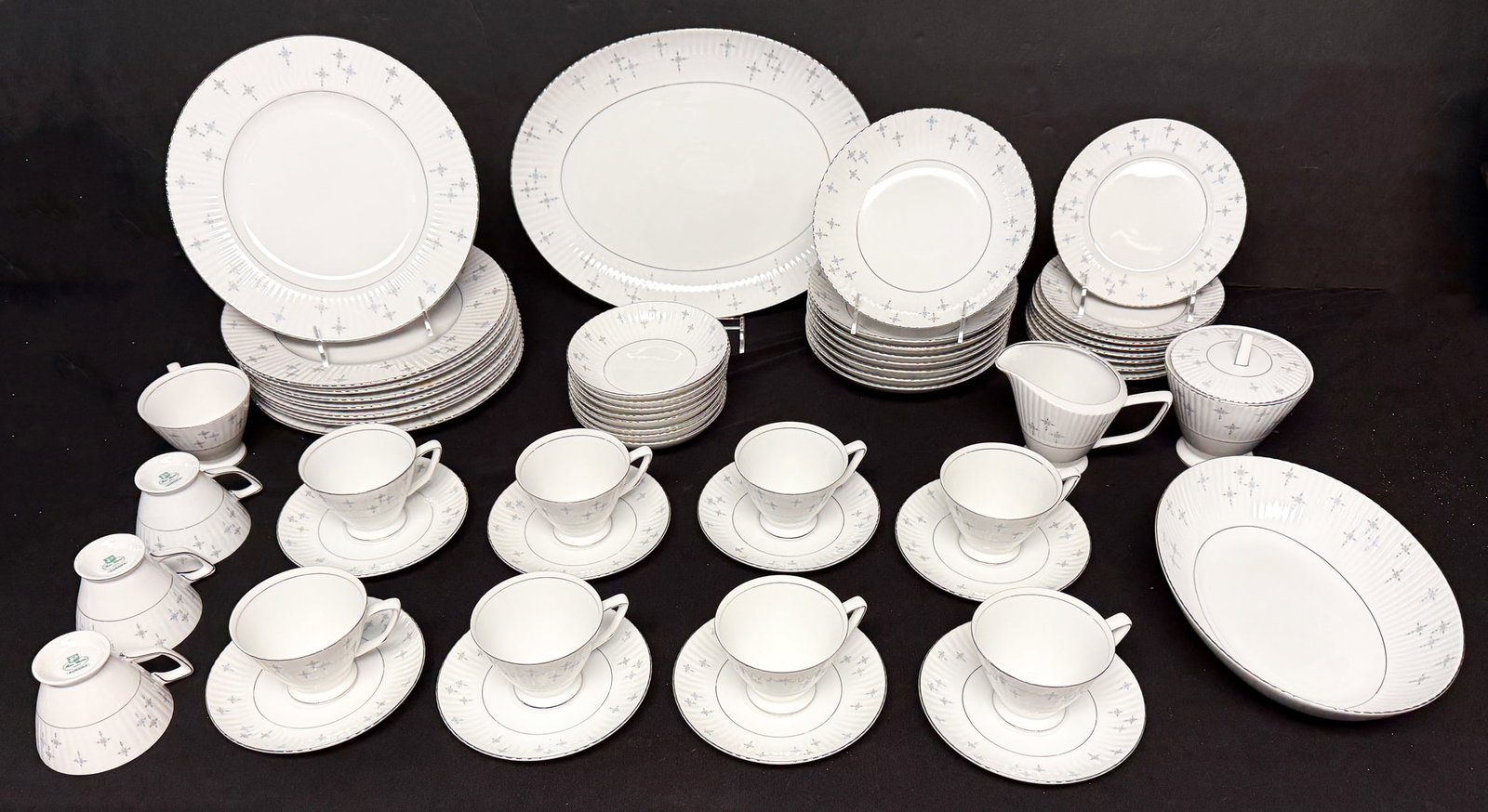 SET OF JCPENNEY "AURORA" FINE CHINA (1 of 3)
