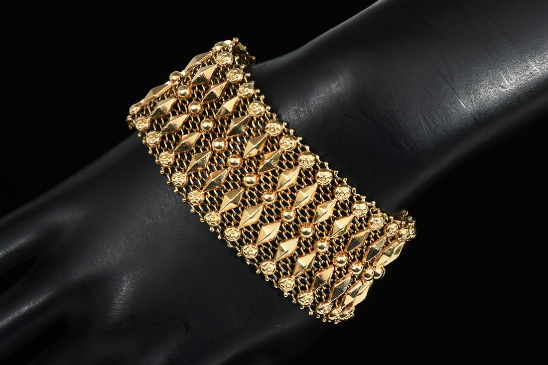 18K GOLD STATEMENT BRACELET (1 of 5)