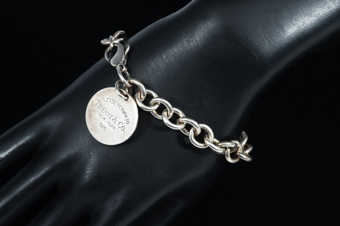 TIFFANY & CO. BRACELET (1 of 4)