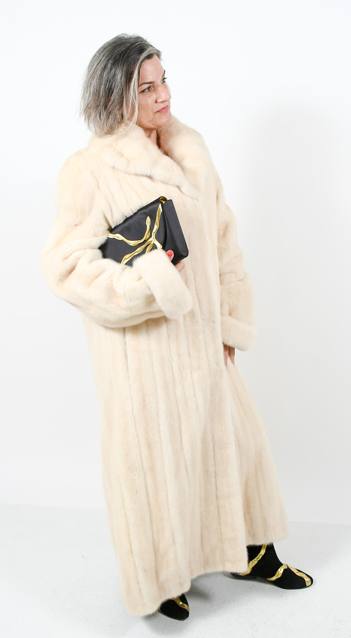 WHITE FULL LENGTH MINK COAT (1 of 4)