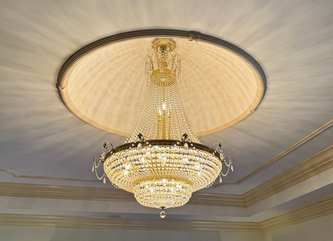 PALATIAL BRASS & CRYSTAL 25-LIGHT CHANDELIER (1 of 2)