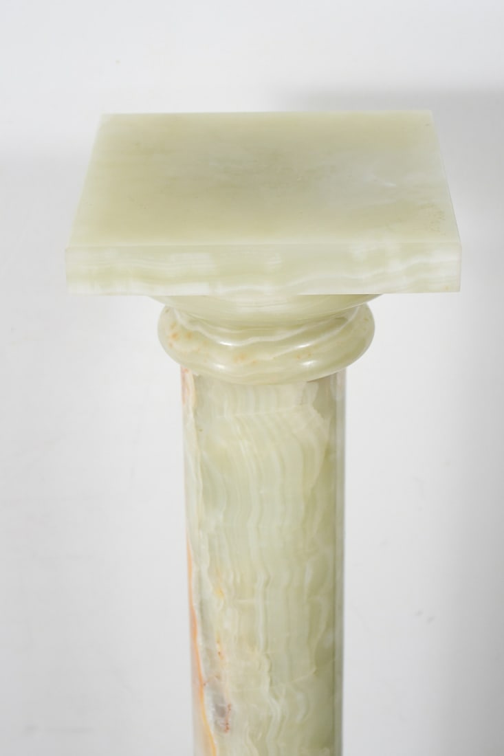 TURNED ONYX PEDESTAL - 2